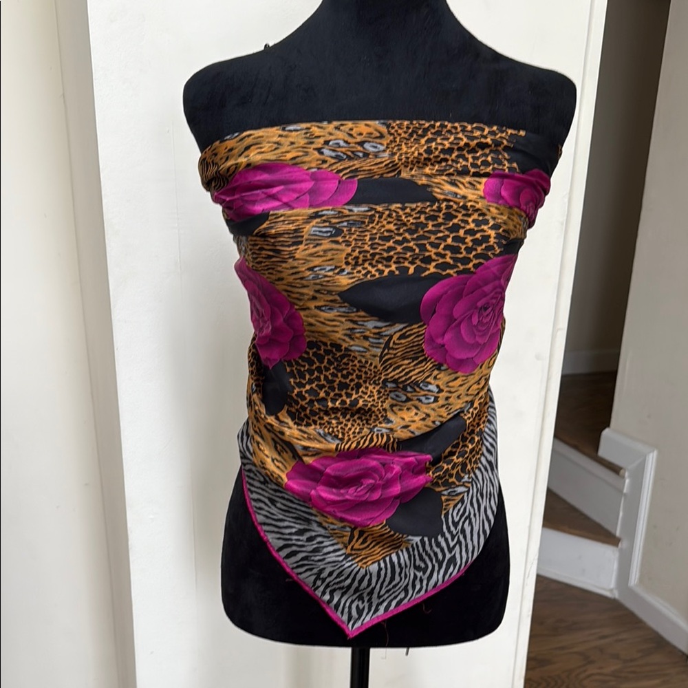 Oscar de la Renta 100% Leopard and Rose Print Silk Scarf - Picture 1 of 6
